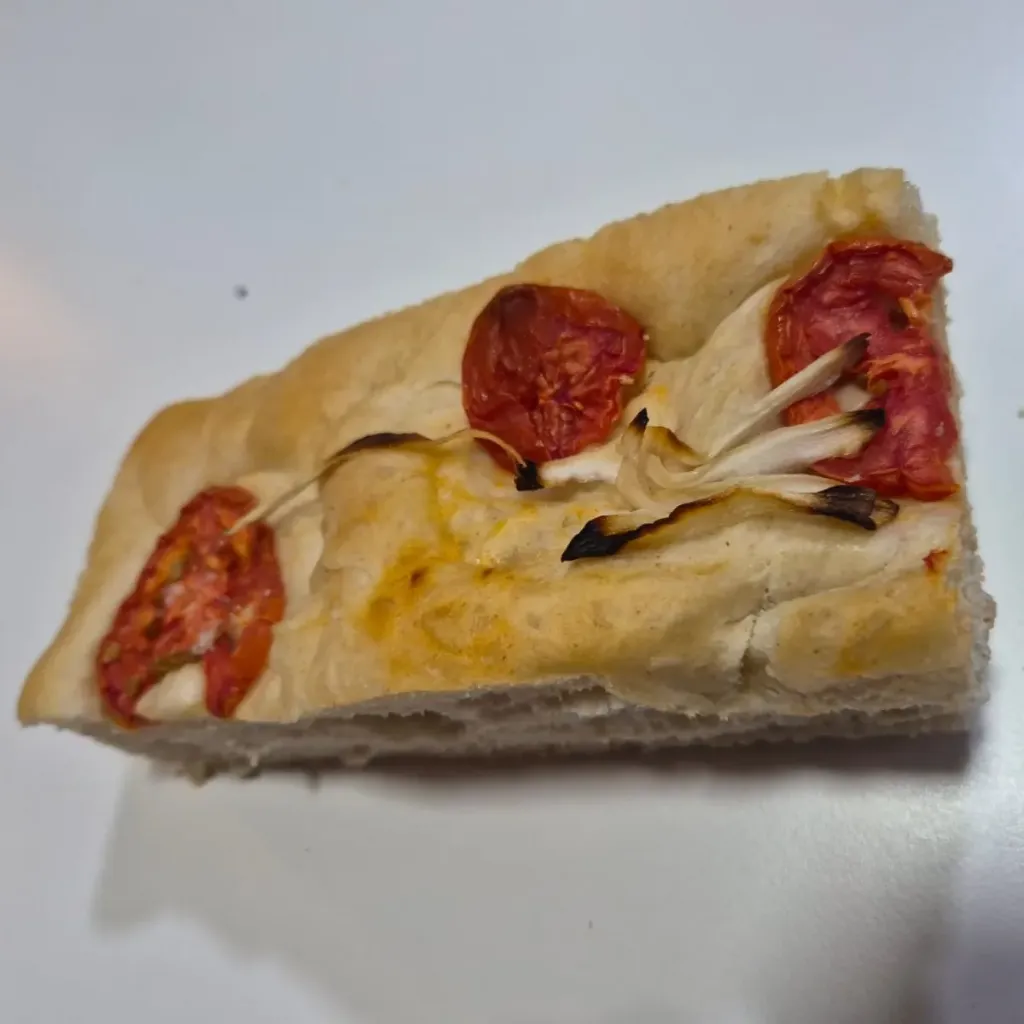 Focaccia en Placa Tomate y Romero (20 unidades)